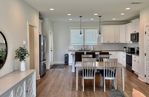 Auburn House | 1.6 miles from Jordan-Hare Stadium