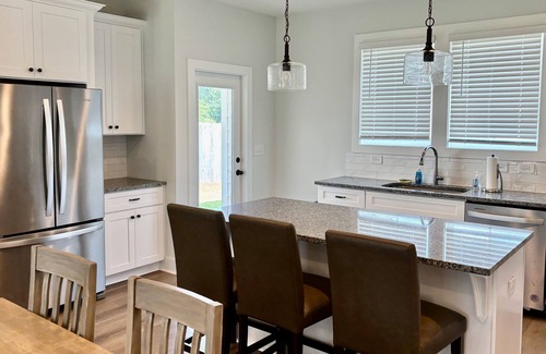 Auburn House | 1.6 miles from Jordan-Hare Stadium