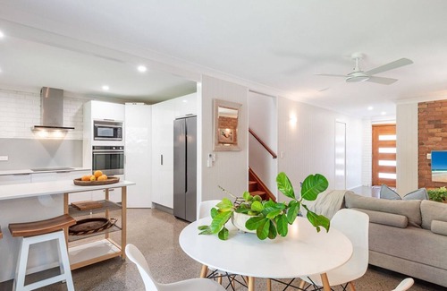 Peregian Beach Apartment | 1/90 Lorikeet Drive Peregian Beach