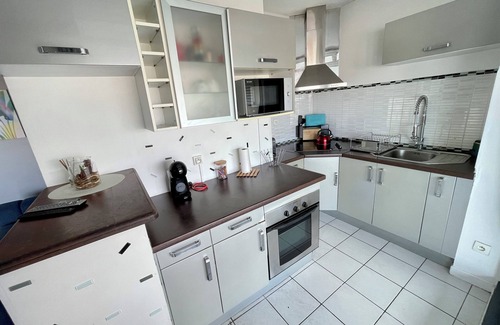 Fort-de-France Apartment | 1 air-conditioned room, fiber wifi , ses view , ⍴ᥲrk᰻ᥒg free, no ᥎᰻s ᥲ̀ ᥎᰻s
