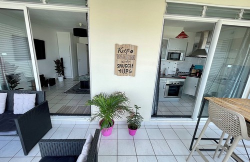 Fort-de-France Apartment | 1 air-conditioned room, fiber wifi , ses view , ⍴ᥲrk᰻ᥒg free, no ᥎᰻s ᥲ̀ ᥎᰻s