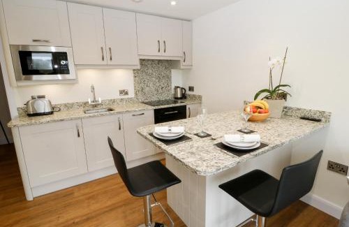 Rastrick House | 1 Barn Cottages