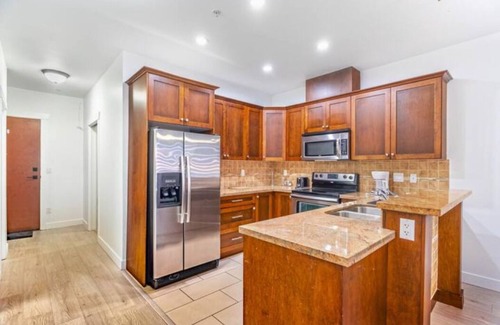 Guildford Apartment | 1 BD + Den full Apartment with Kitchen and 2 Bathrooms feels like home(215)