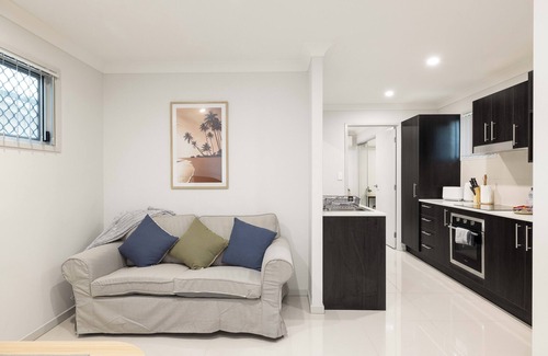 Rocklea Apartment | 1 Bdr Apt! GST Credits! Kitchen! Parking! 335AF1