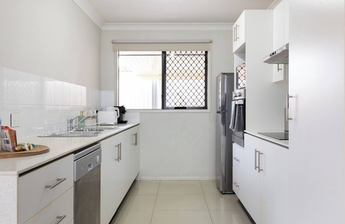 Acacia Ridge Apartment | 1 Bdr Apt! Kitchen! Undercover Parking! 6BS1