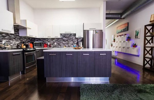 Downtown Long Beach Condo | 1- Bdr Penthouse | Patio | Close to the beach★ ★