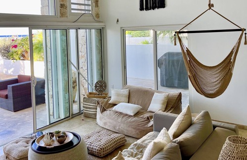 Pelican Key Villa | #1 Beach House on the Ocean with Private Pool, HGTV Villa Incognito