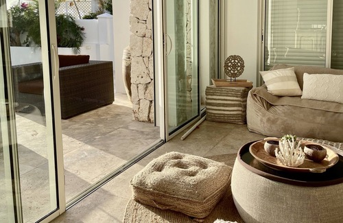 Pelican Key Villa | #1 Beach House on the Ocean with Private Pool, HGTV Villa Incognito