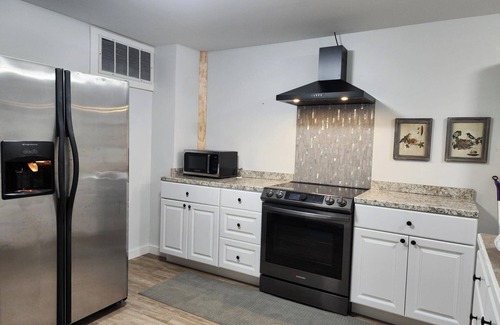 Ellwood City Apartment | 1 Bed/1 Bath 1 story stand alone apartment in residential area in Ellwood City