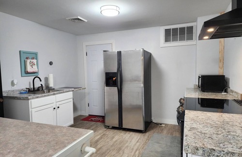 Ellwood City Apartment | 1 Bed/1 Bath 1 story stand alone apartment in residential area in Ellwood City