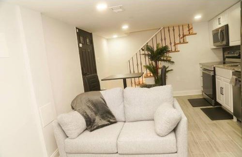 Washington Apartment | 1 Bed 1 Bath Suite