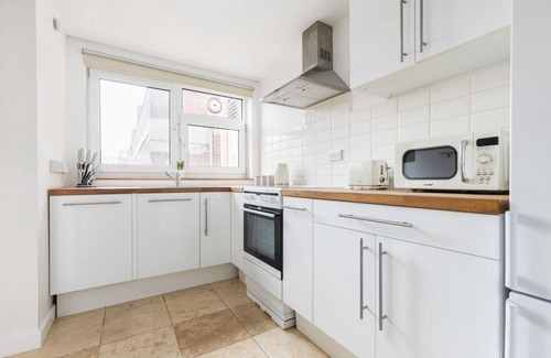 Latchmere Apartment | 1 Bed Apartment in Battersea