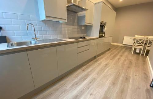 Chapeltown Apartment | 1 bed Apt close to Leeds Arena Sleeps up to 4 people 3GA