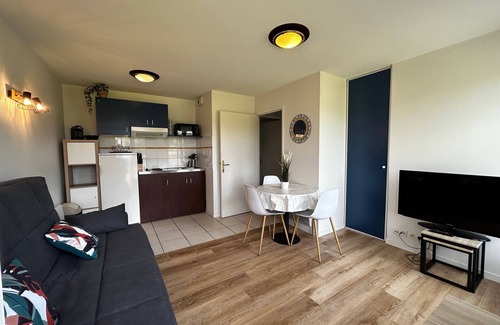 La Roche-Posay Apartment | 1-Bed Apt with Shared Pool and WIFI, 200m from Spa