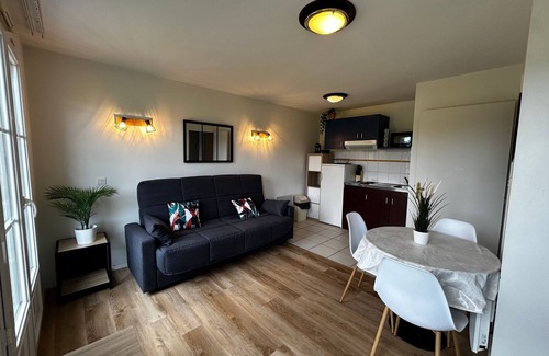 La Roche-Posay Apartment | 1-Bed Apt with Shared Pool and WIFI, 200m from Spa