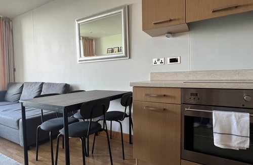 Queenstown Apartment | 1 Bed by the London Battersea Power