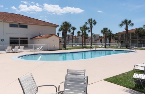 West Panama City Beach Condo | 1-Bed Condo Just Steps from the Sand!