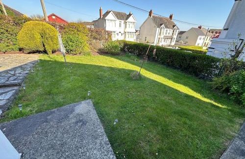 Clynderwen House | 1 bed cosy home, near Narberth