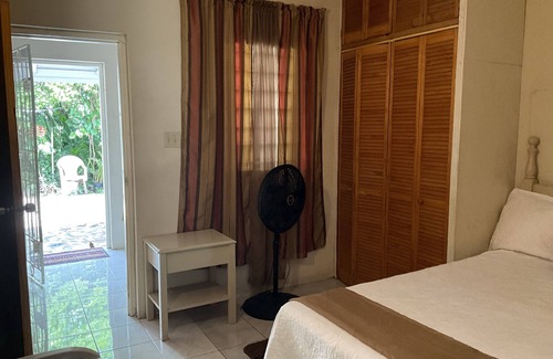 Spanish Town House | 1 bed Flat at Palm Villa