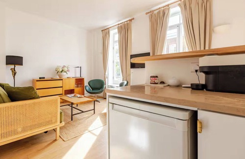 Belgravia Apartment | 1 Bed flat in Elizabeth St Victoria very Central and fashinable street