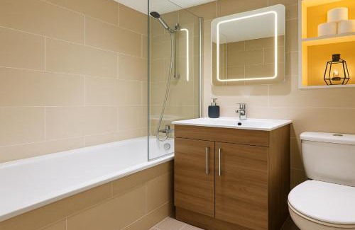 East Acton Apartment | 1-Bed Flat in Vibrant Lambeth