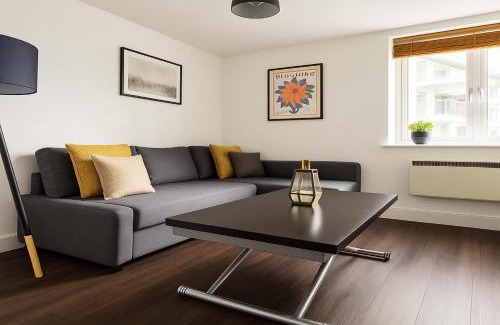 East Acton Apartment | 1-Bed Flat in Vibrant Lambeth