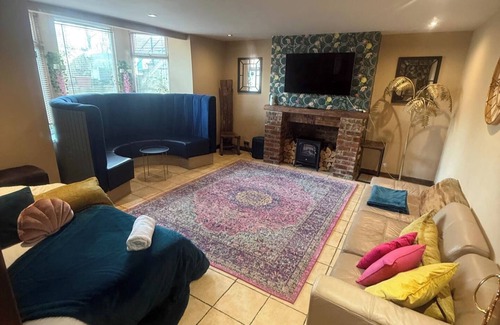 South Shields Apartment | 1 Bed Flat - Sleeps 5 - Pet friendly - Parking