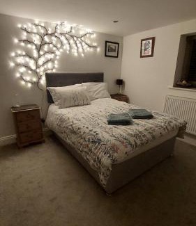 Hawkshead House | 1 Bed Flat - Sleeps 4 - Garden - Parking - Wifi