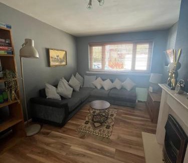 Elmbridge Apartment | 1 Bed Flat - Walton-on-Thames
