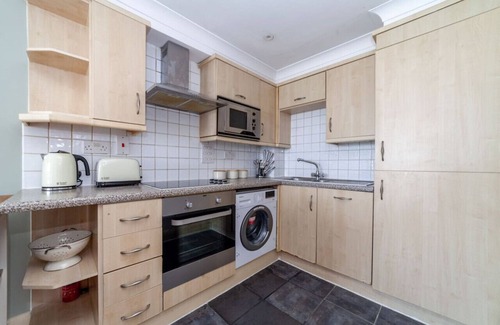 Canonbury Apartment | 1 Bed Flat with Balcony in Dalston