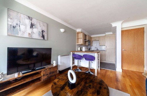 Canonbury Apartment | 1 Bed Flat with Balcony in Dalston