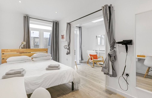 Archway Apartment | 1 bed garden flat by tube