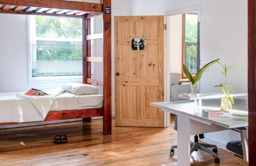 Crawfish Rock Hotel | 1 Bed in a Shared Hostel Room (Male #3)