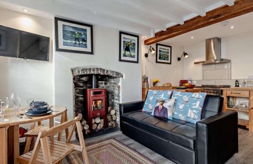 Aberdovey House | 1 Bed in Aberdovey 94084