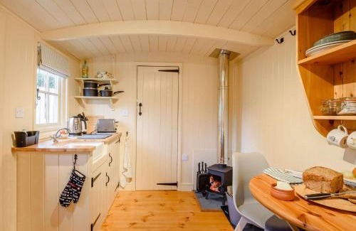 Newton Grange House | 1 Bed in Alsop-en-le-Dale 90021