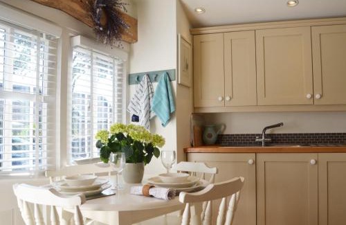 Quenington House | 1 Bed in Bibury 29026