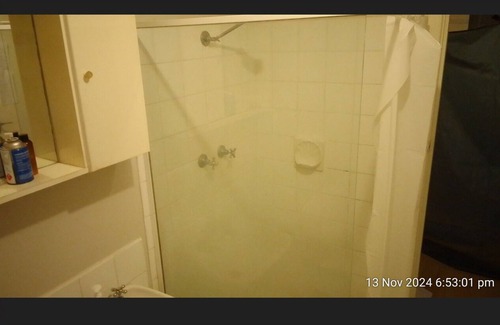Maylands Apartment | 1 Bed in Maylands close to Coles (5 mins walk) and to train (12 mins walk)