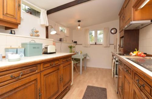 West Compton House | 1 Bed in Uploders DC085