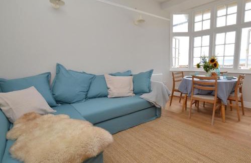 West Bay Apartment | 1 Bed in West Bay 74265