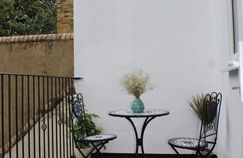 Larkhall Apartment | 1 bed near BIG BEN
