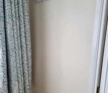 Ennis Apartment | 1 Bed retreat-Sleeps 2-Secure parking-Garden