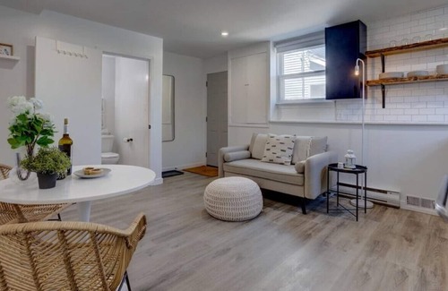 Dartmouth House | 1 bed, Serenity Place w babbling brook & beautiful garden