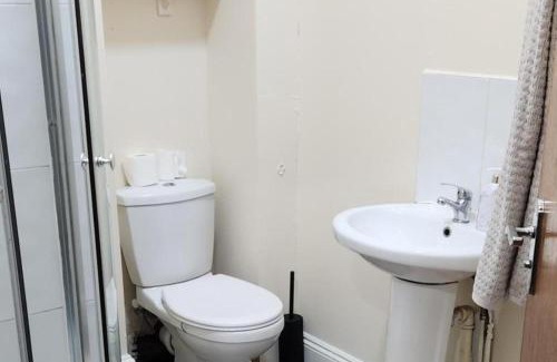 Wolverhampton Apartment | 1 Bed - Sleeps 3 - Wolverhampton City Centre
