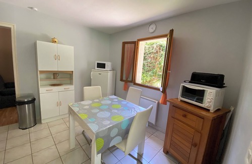 Saint-Julien-de-Lampon House | 1 Bedroom Private vacation home in Saint-Julien-de-Lampon