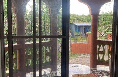Negril House | 1 Bedroom 1 Bathroom in Negril 7 mins drive to Negril's famous Seven Mile Beach.