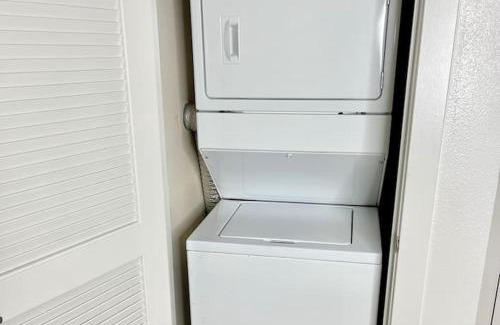 Marina del Rey Apartment | 1 bedroom. 2 beds. 1 bath with Balcony