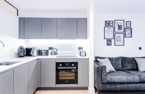 Chinatown Apartment | 1 Bedroom Apartment with Balcony