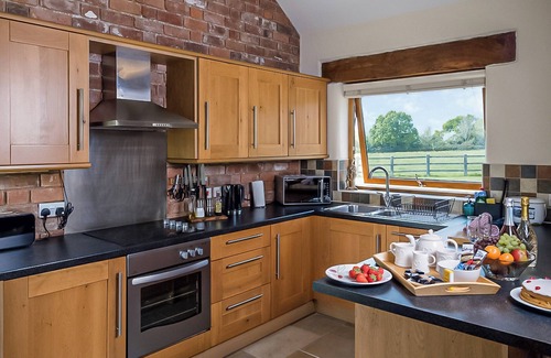 Wotton-under-Edge Cottage | 1 bedroom accommodation in Charfield, near Wotton-under-Edge