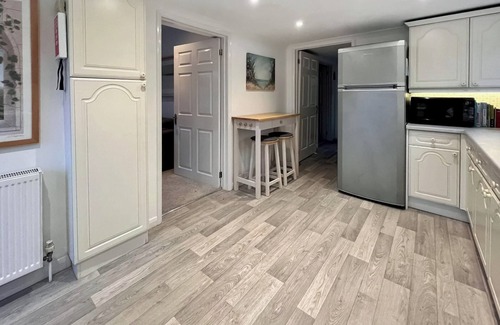 Littlehampton Cottage | 1 bedroom accommodation in Wick, near Littlehampton