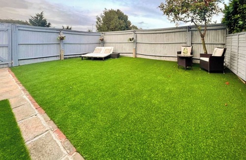 Littlehampton Cottage | 1 bedroom accommodation in Wick, near Littlehampton